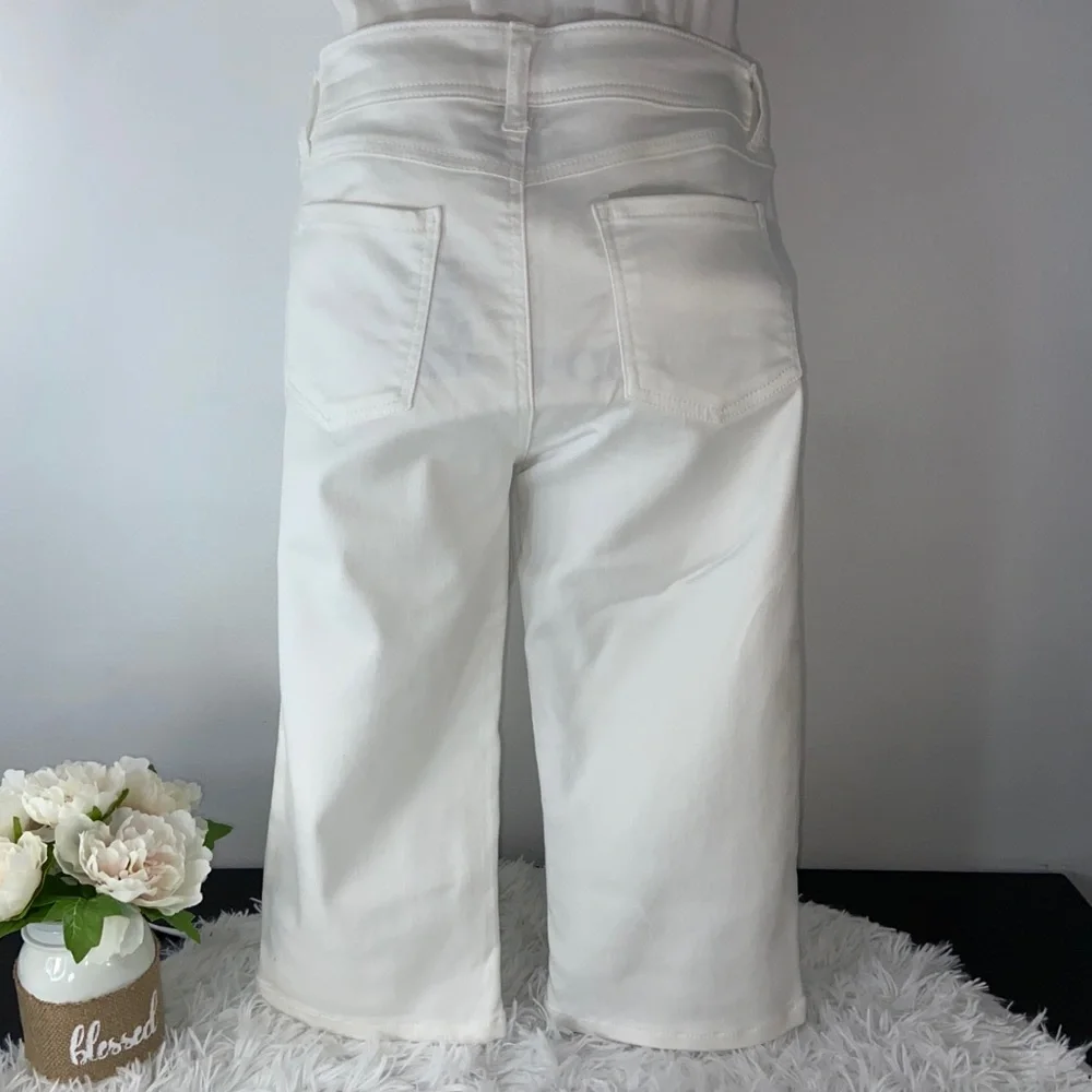 🌟 Baccini White Bermuda Shorts | Sz 6 | Crisp & Classic Staple 🌟 - Picture 5 of 12